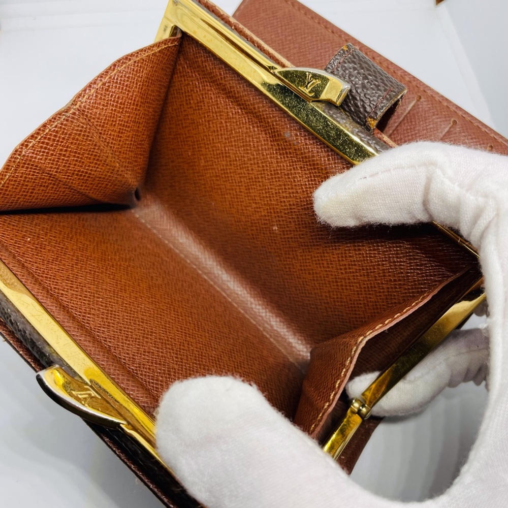 Louis Vuitton Monogram clasp wallet and Box with COA - Picture 7 of 12